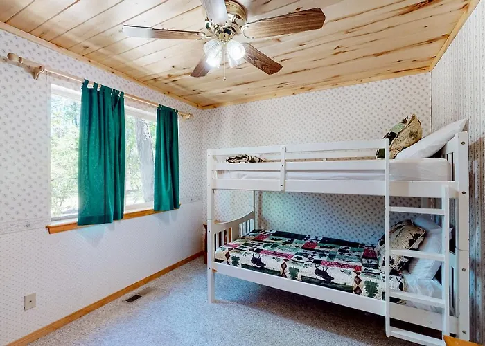 Whispering Pines Retreat *