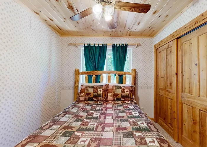 Whispering Pines Retreat *