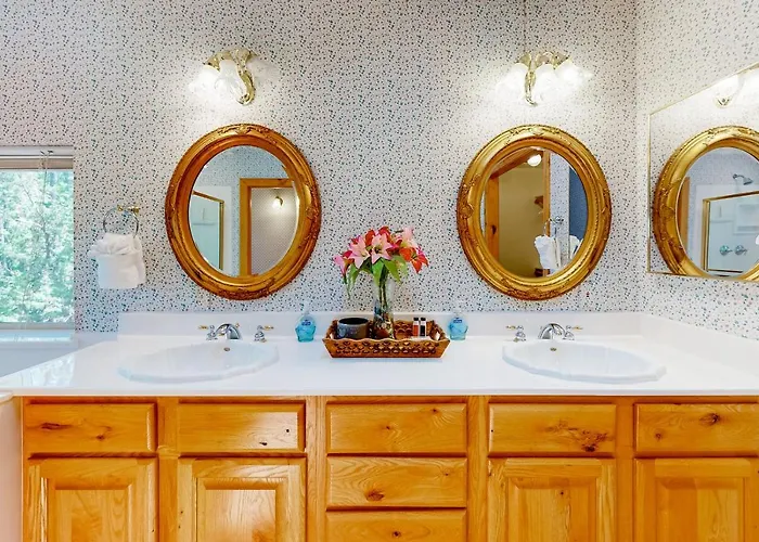 Holiday home Whispering Pines Retreat *