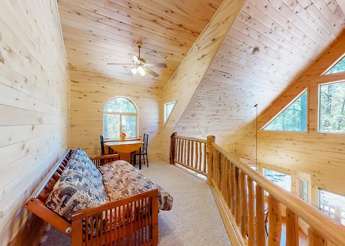 Holiday home Whispering Pines Retreat