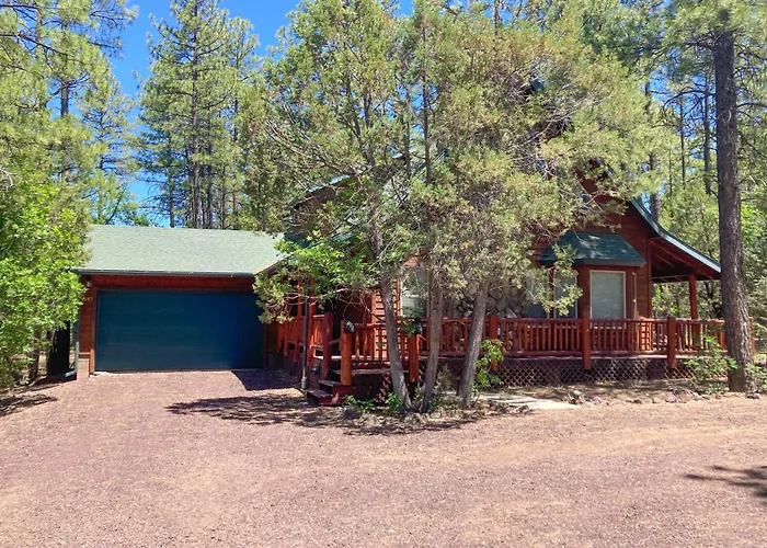 Whispering Pines Retreat Holiday home